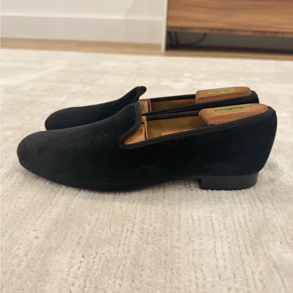 Tricker's Black Loafers Sleek Slip-Ons - Picture 4 of 12